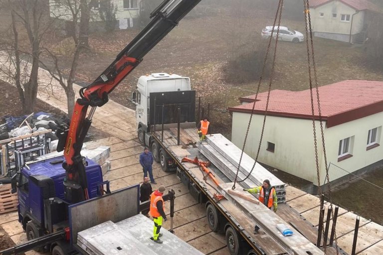 Jeřábnické práce a skládání hydraulickou rukou - foto č. 1