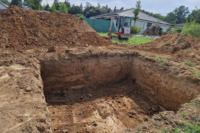 Zemní a výkopové práce pro bazén - foto č. 2